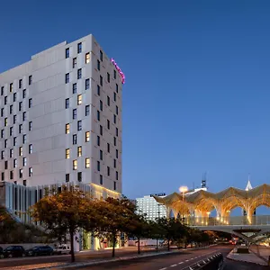 Moxy Oriente Szálloda